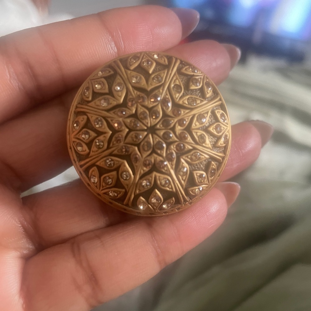 Expensive drawer knobs usually 125 per knob